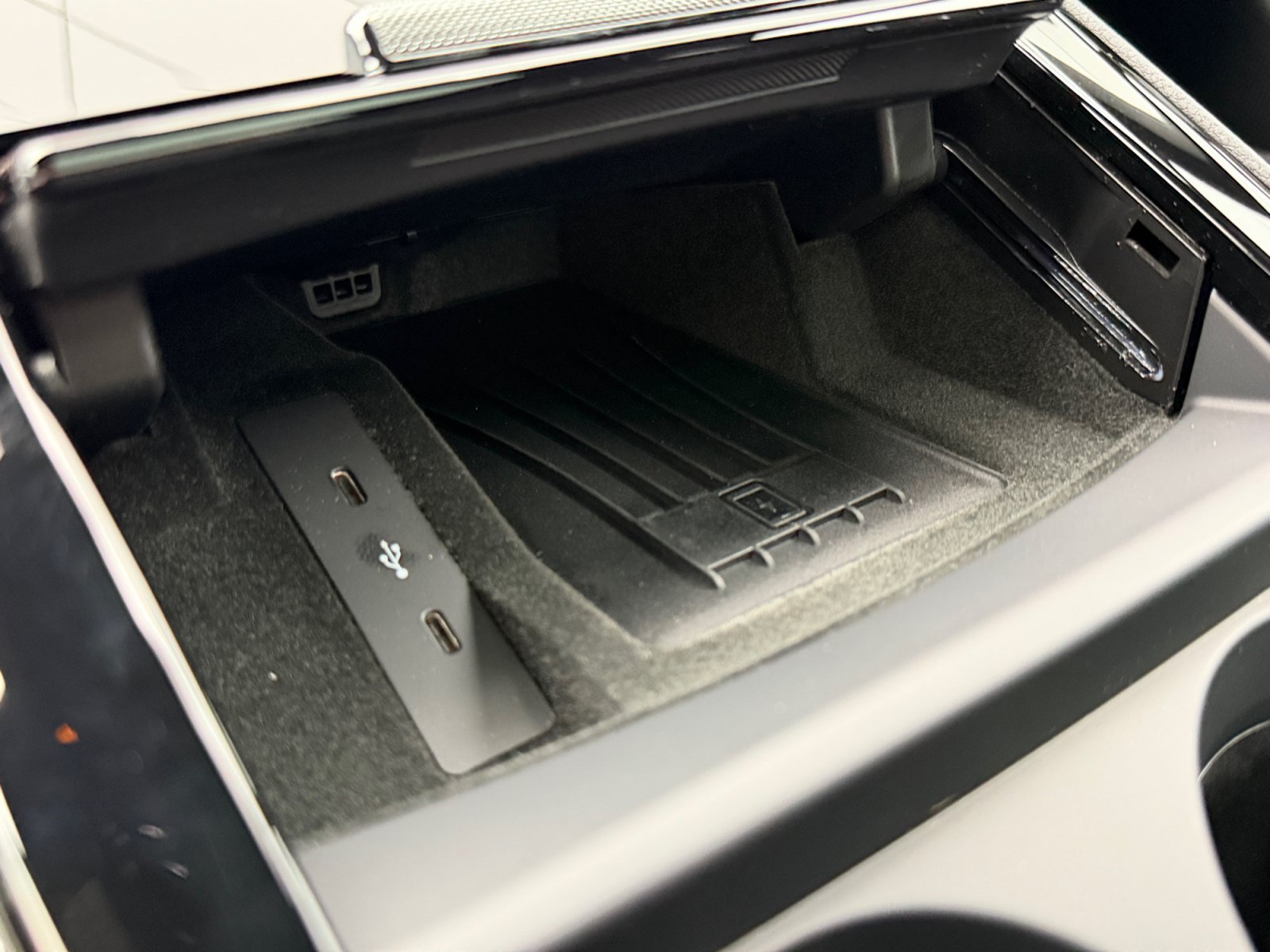New 2026 Porsche Panamera 4 AWD/4WD image 30