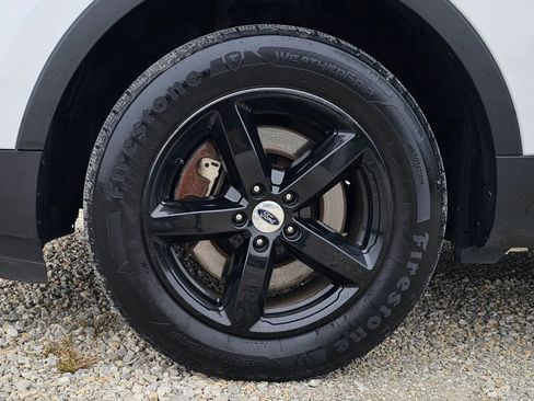 Used 2016 Ford Explorer XLT w/ Equipment Group 202A AWD/4WD image 10