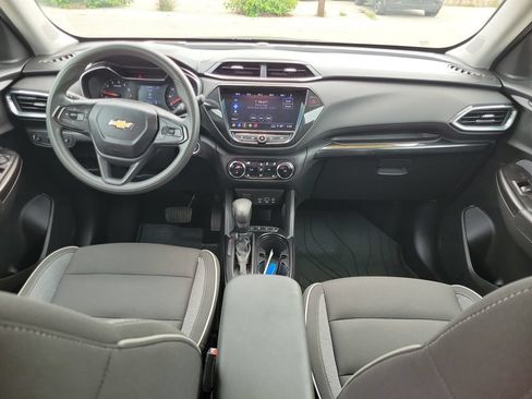 Used 2021 Chevrolet TrailBlazer LT w/ Convenience Package FWD image 10