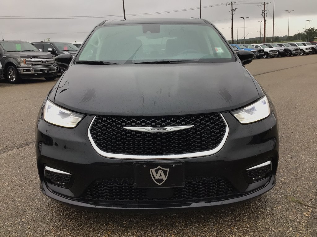 Used 2024 Chrysler Pacifica Limited FWD image 9