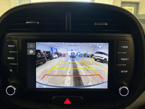 Used 2025 Kia Soul LX w/ LX Technology Package image 22