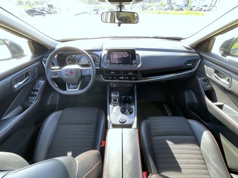 Certified 2025 Nissan Rogue SV AWD/4WD image 15