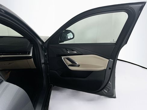 Used 2025 BMW X2 xDrive28i image 35