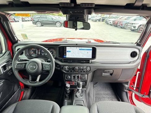 Used 2025 Jeep Wrangler Sport AWD/4WD image 14