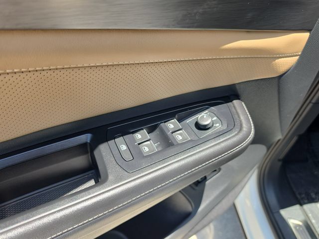 Used 2024 Volkswagen Atlas Cross Sport SE FWD image 20