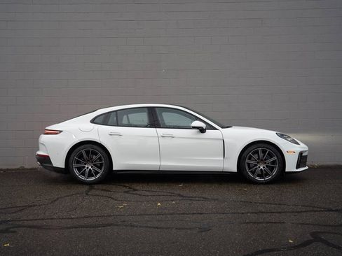 Certified 2025 Porsche Panamera 4 image 8