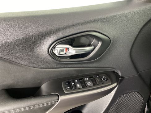 Used 2022 Jeep Cherokee Latitude Lux image 15