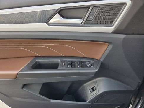 Used 2022 Volkswagen Atlas SEL R-Line image 26