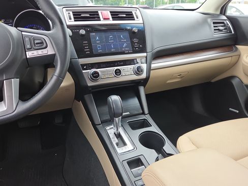 Used 2017 Subaru Outback 2.5i Limited AWD/4WD image 25