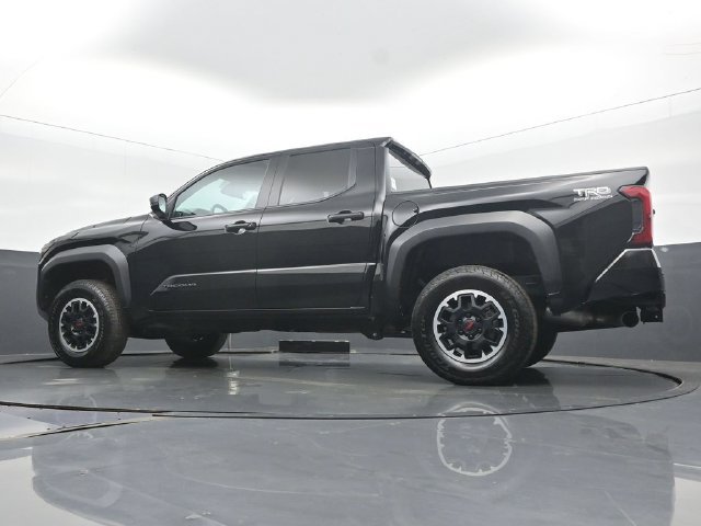 Used 2024 Toyota Tacoma TRD Off-Road AWD/4WD image 46