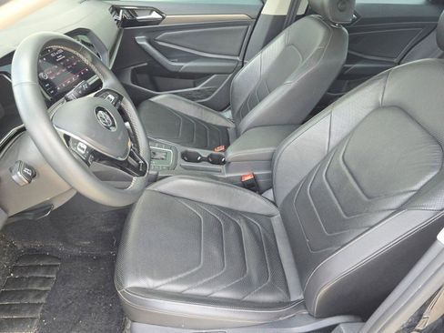 Used 2021 Volkswagen Jetta SEL Premium image 2