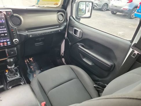 Used 2018 Jeep Wrangler Unlimited Sport AWD/4WD image 13