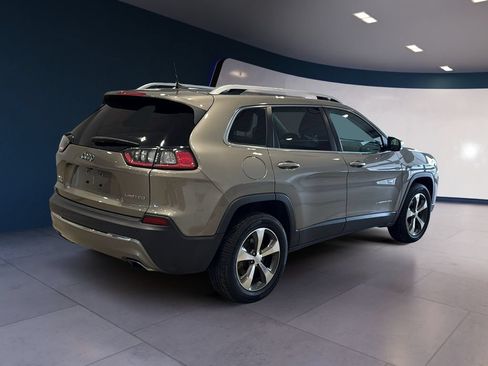 Used 2019 Jeep Cherokee Limited AWD/4WD image 7