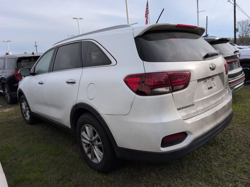Used 2020 Kia Sorento LX w/ LX I4 Convenience Package image 4