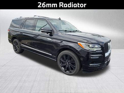 Used 2023 Lincoln Navigator L Reserve AWD/4WD image 9