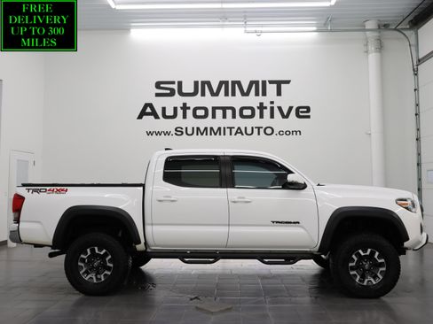 Used 2016 Toyota Tacoma TRD Off-Road image 1