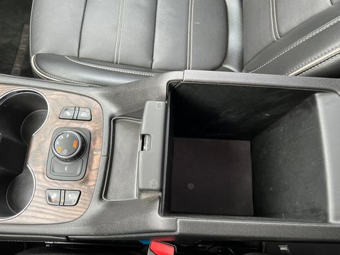 Used 2021 GMC Acadia Denali w/ Denali Ultimate Package image 33