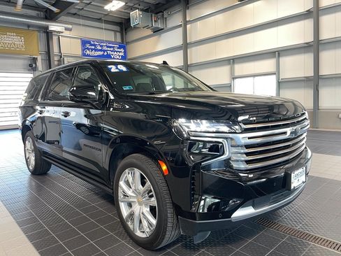 Used 2024 Chevrolet Suburban High Country image 1