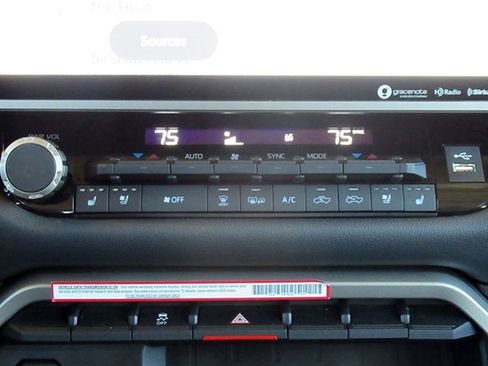 Used 2024 Toyota Tundra Limited image 23