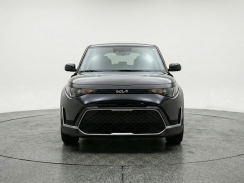 Used 2025 Kia Soul LX w/ LX Technology Package FWD image 2