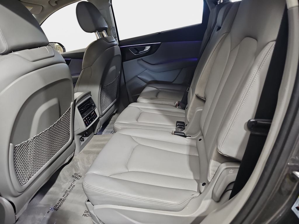 Used 2022 Audi Q7 3.0T Prestige w/ Prestige Package AWD/4WD image 17