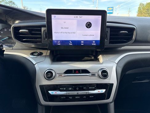 Used 2020 Ford Explorer XLT w/ Class III Trailer Tow Package image 25