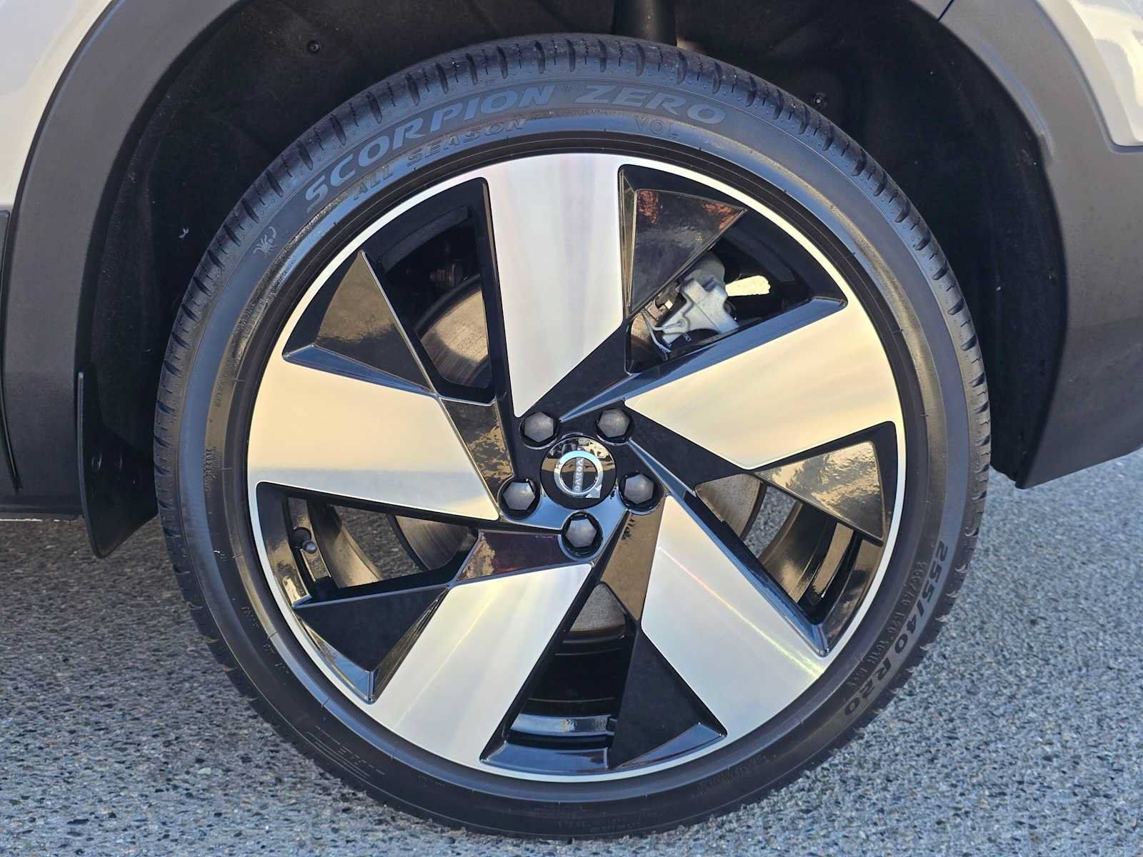 Used 2023 Volvo XC40 Recharge Ultimate AWD/4WD image 10
