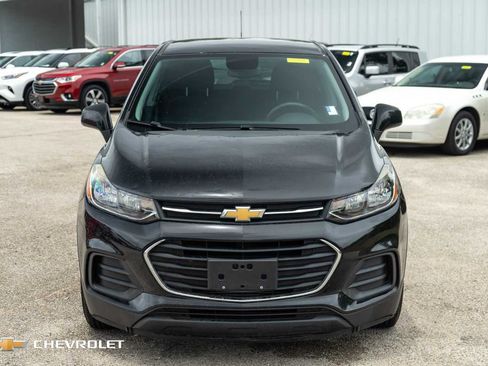 Used 2021 Chevrolet Trax LS w/ Tint and Cruise Package FWD image 2