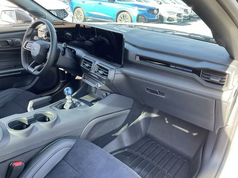 Used 2025 Ford Mustang Dark Horse image 18