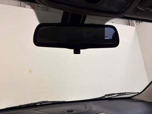 Used 2016 Jeep Cherokee Latitude w/ Cold Weather Group image 21