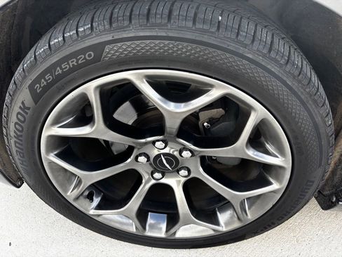 Used 2015 Chrysler 300 S image 24