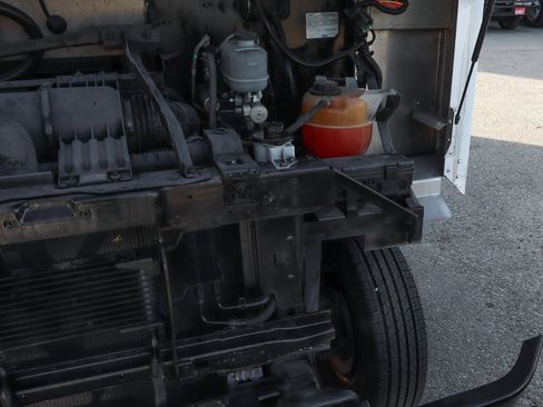 Used 2017 Ford E-350 and Econoline 350 Super Duty image 13