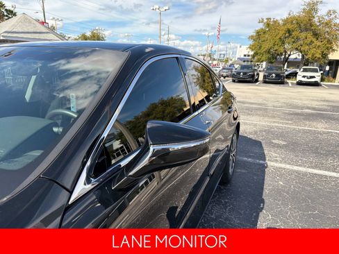 Used 2023 Lexus ES 350 w/ Accessory Package (Z2) image 11