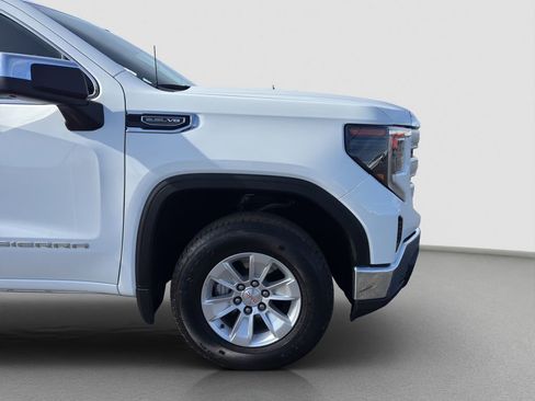 Used 2024 GMC Sierra 1500 SLE image 24