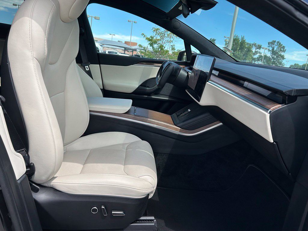 Used 2022 Tesla Model X AWD/4WD image 29