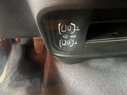 Used 2024 RAM 2500 Big Horn w/ Sport Appearance Package image 42