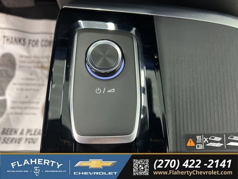 Used 2025 Buick Enclave Preferred AWD/4WD image 32