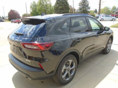 New 2026 Ford Escape ST-Line w/ Tech Pack #1 AWD/4WD image 9