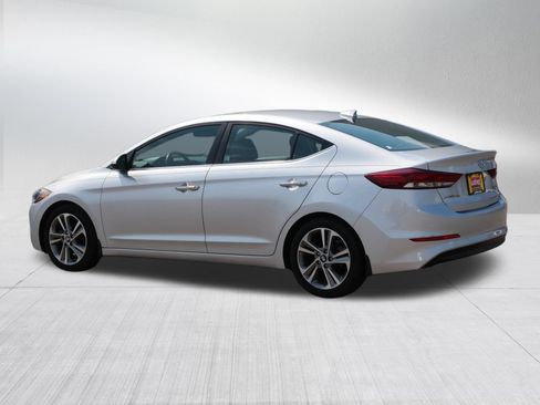 Used 2017 Hyundai Elantra Limited FWD image 5