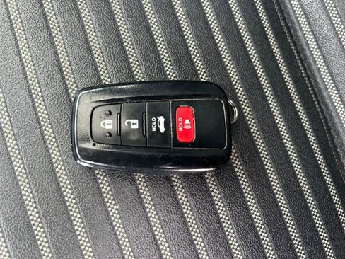 Used 2020 Toyota Corolla XSE image 33