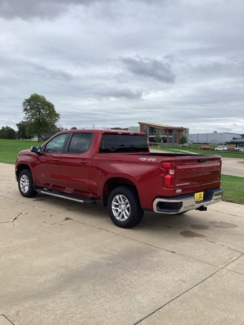 Used 2023 Chevrolet Silverado 1500 LT AWD/4WD image 3