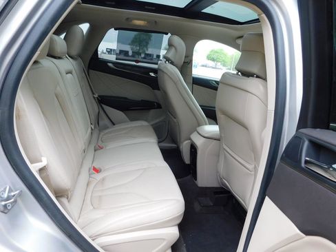 Used 2018 Lincoln MKC Reserve image 5