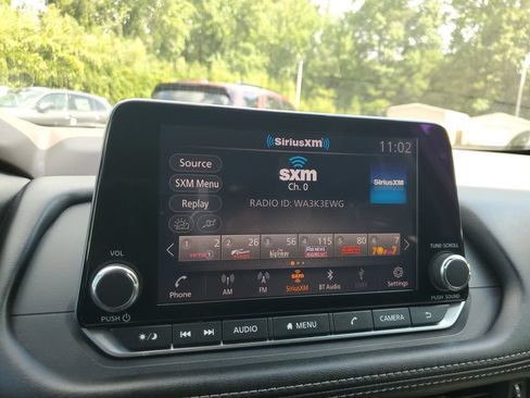 Used 2022 Nissan Rogue S AWD/4WD image 21