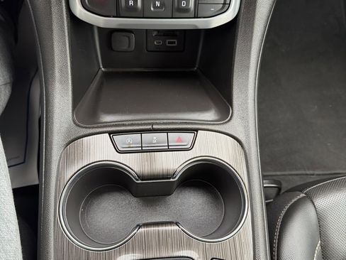 Used 2023 GMC Acadia SLT image 23