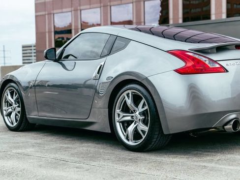 Used 2009 Nissan 370Z Touring RWD image 43