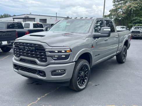 New 2026 RAM 2500 Limited AWD/4WD image 3