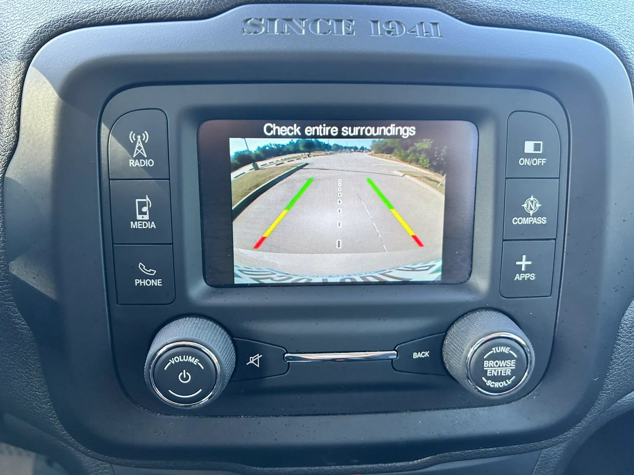 Used 2017 Jeep Renegade Trailhawk AWD/4WD image 22