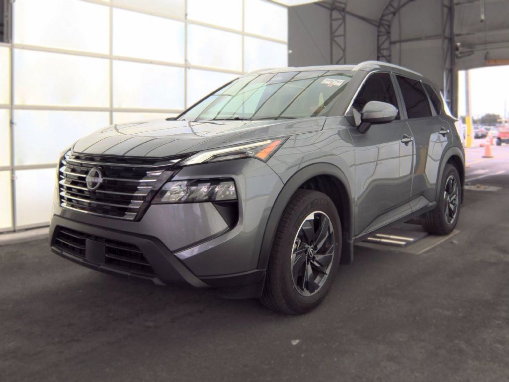 Used 2025 Nissan Rogue SV w/ SV Premium Package FWD image 5