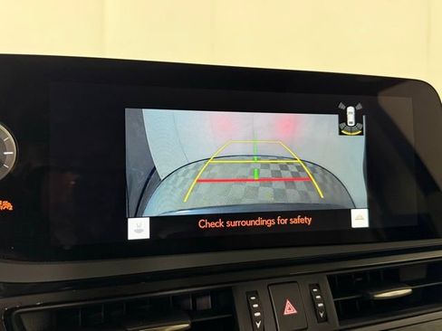 Used 2025 Lexus ES 300h w/ Premium Package image 19