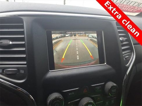 Used 2018 Jeep Grand Cherokee Laredo image 18